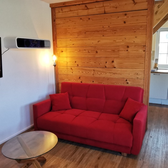 Ferienhaus »Bienenhaus« - Blick vom Wohnbereich zur offenen Küche