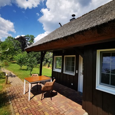 Ferienhaus »Bienenhaus« - Frühstücksterasse
